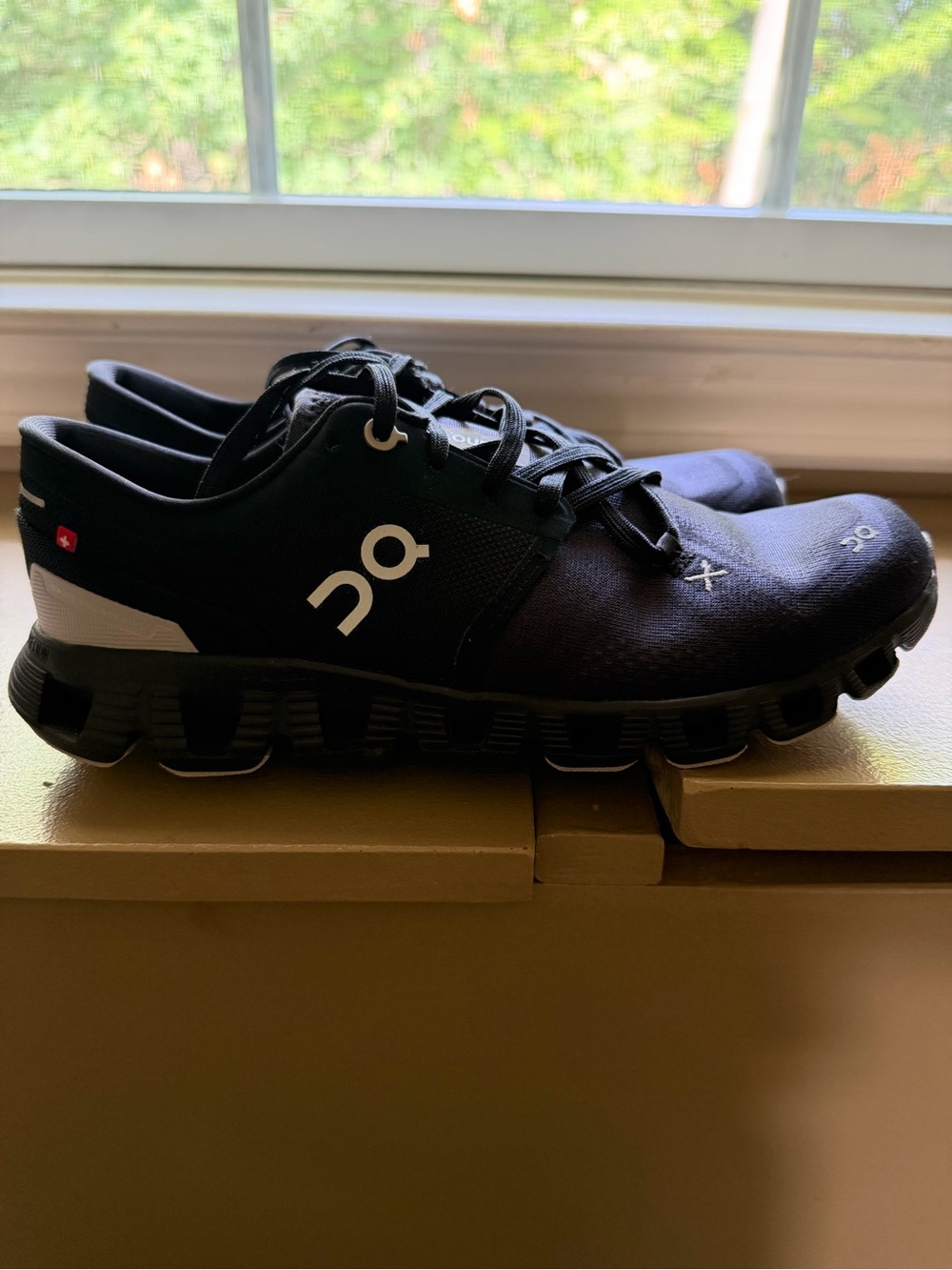 On Running Woman Cloud X Shoe - Black size 9